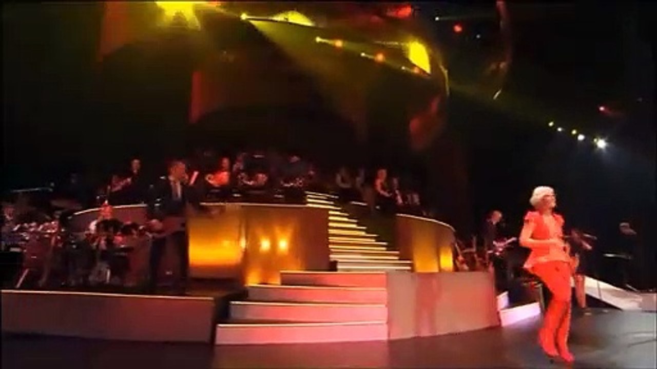 Live: Helene Fischer – Von Hier Bis Unendlich — Zum ersten Mal mit Band und Orchester