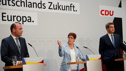 La leader della CDU chiede più limitazioni a internet. Accuse di censura da più parti