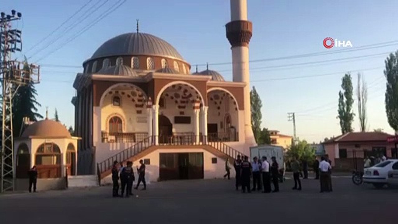 Köy meydanı kana bulandı; 2 ölü, 8 yaralı