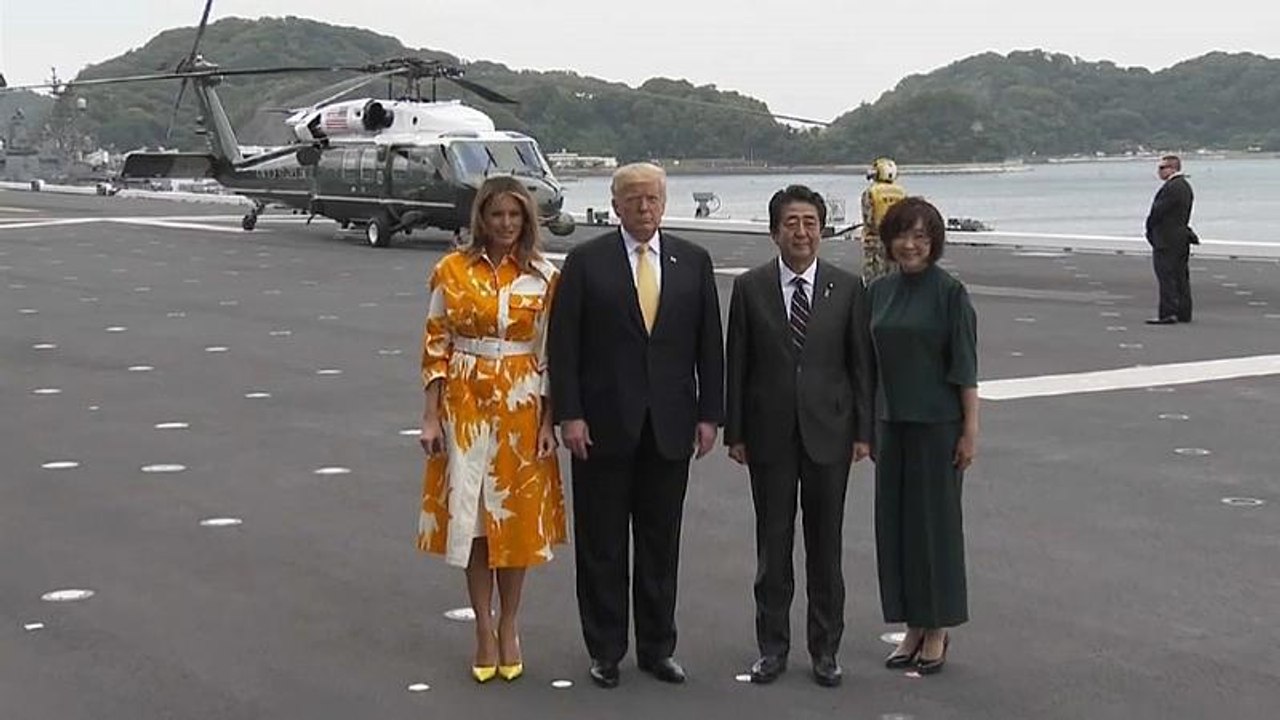 Muster und High Heels: Melanias exquisite Japan-Garderobe