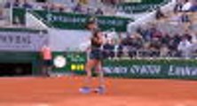 Halep hauls her way past Tomljanovic