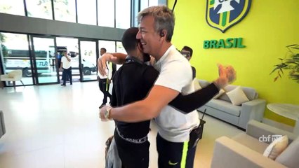 Daniel Alves feliz por ser sede