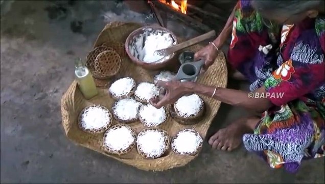 Village Aliments Chaîne de Larves préparé dans mon Village par la grand-mère