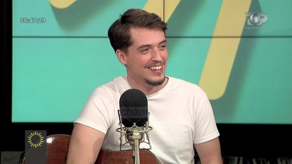 Wake Up/ Këngëtari, Dren Gashi rrëfen pasionin për muzikën dhe punën si inxhinier