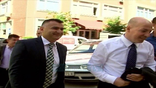 Ish-deputetët në arrest shtëpie - News, Lajme - Vizion Plus