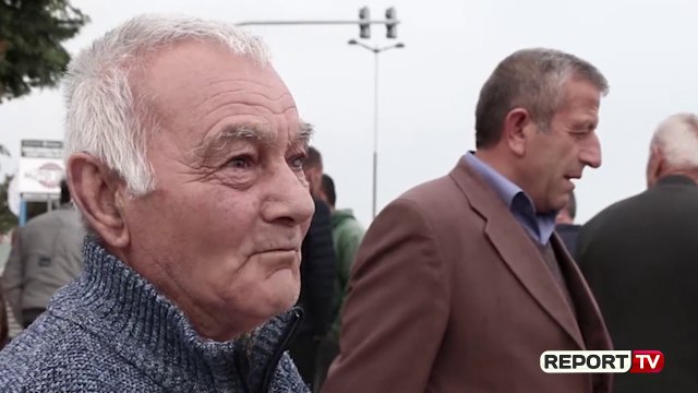 Durrës/ Banorët e lagjes Arapaj në protestë: Të zhbllokohet rruga, po na rrezikohet jeta