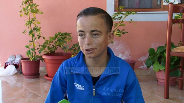 Jeta me talasemi/ Ëndrra e Frankos nga Divjaka për të vazhduar shkollën