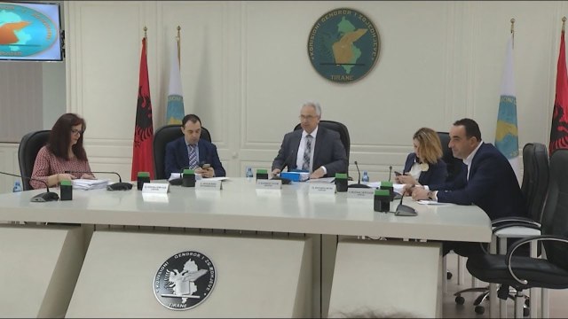 RTV Ora - Skadon afati për regjistrimin e kandidatëve për kryetar bashkie