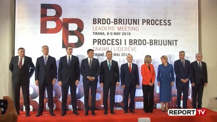 Presidentja kroate: BE-ja krijoi vakum të rrezikshëm në Ballkan! Polonia: Brukseli të hapë dyert