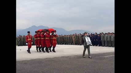 RTV Ora - Mbërrin në Shqipëri arkivoli me trupin e nëntetares, Zarife Hasanaj "Dëshmore e Atdheut"