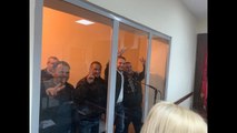 RTV Ora - Klevis Balliu me dy gishta në gjykatë: Lirimi i tij pritet me brohoritje