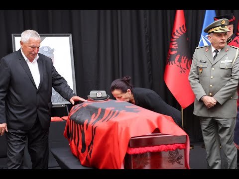 LIVE/ Shqipëria në zi, homazhe për nëntetaren Zarife Hasanaj