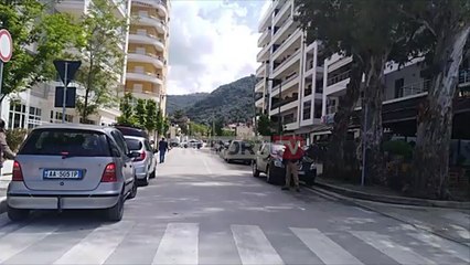 Report TV - Vlorë, përplasje me armë zjarri te Lungomareë, një i plagosur