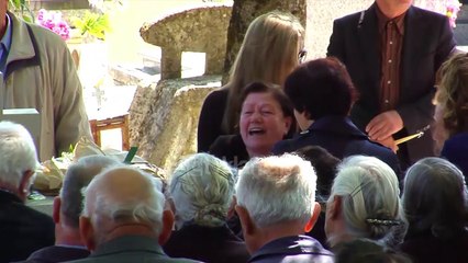 Ceremonia per Kacifas, 9 greke ndalohen ne kufi