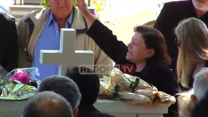 Report TV - Meshë përkujtimore për Kacifas në Bularat, Shqipëria u refuzon hyrjen 12 grekëve