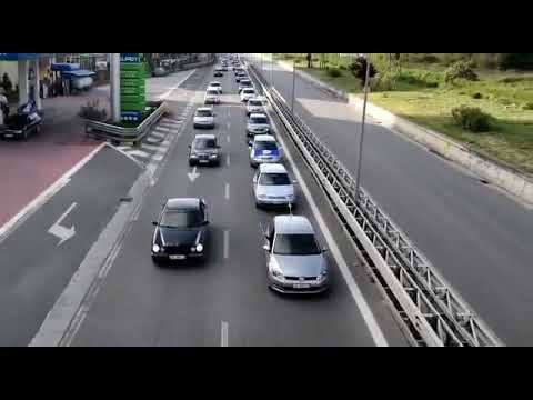 Report TV - Kavajë, militantët e PD nisen me makina luksoze drejt Tiranës