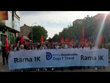 Report TV - 'E duam Shqipërine pa Edi Ramën'. Simpatizantët e PD marshim në këmbë drejt bulevardit