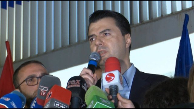 Basha mbyll protestën, njofton tubimin e radhës: Mos mungoni, t'i japim një grusht