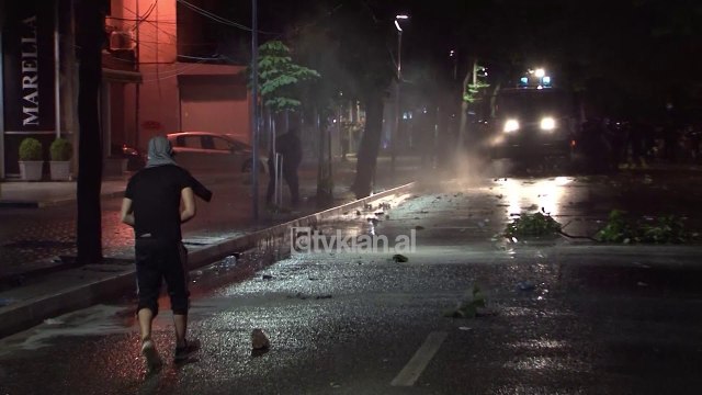 Ambasada e SHBA: Basha e Kryemadhi te denojne dhunen