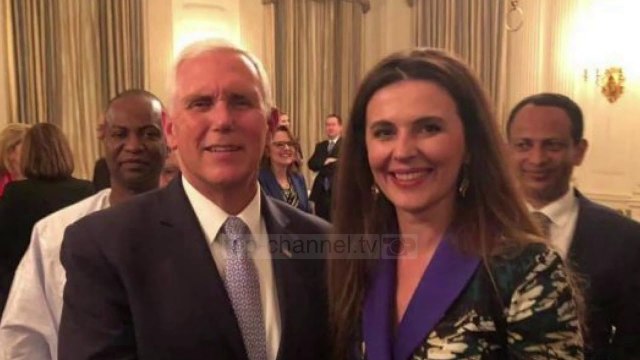 Trump shtron iftar/ Fton dhe ambasadoren e Kosovës - Top Channel Albania - News - Lajme