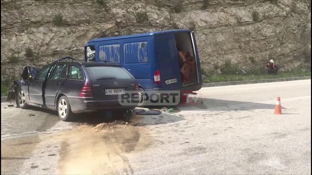 Report TV -Aksident në Mallakastër/ Humb jetën një person, plagosen dy të tjerë