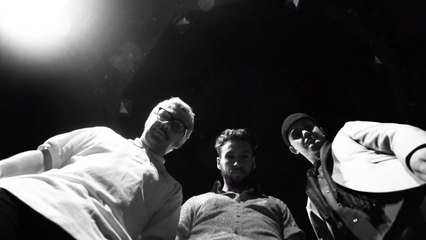 Tre artistë të rinj ngjisin në skenën e Teatrit të Metropolit komedinë 'Art' të Yasmina Rezës