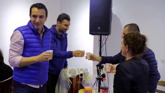 RTV Ora - Veliaj dhe ish-kapiteni Lorik Cana shtrojnë iftar për besimtarët myslimanë