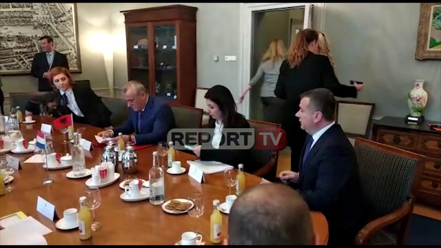 Report TV - Lobimi për negociatat/ Ruçi, Balla e Rudina Hajdari nisin takimet me zyrtarët në Holandë