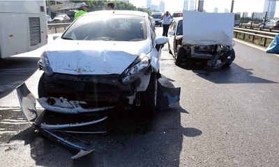 E-5’te zincirleme kaza: 5 araç birbirine girdi