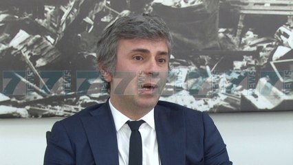 STUDENTET RINISIN PROTESTEN TE MERKUREN- News, Lajme - Kanali 7