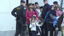 Akuzat ndaj Hungarisë: Nuk u jep ushqim azilkërkuesve  - Top Channel Albania - News - Lajme
