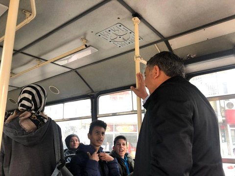 Dilovası Belediyesi, öğrencilere ücretsiz servis hizmeti vermeye başladı