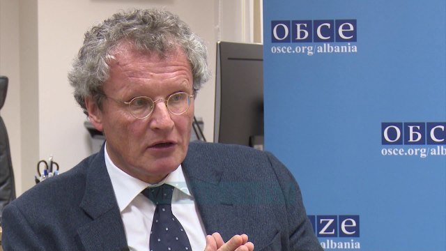 Borchardt sulmon PD-LSI: Vendit i duhet opozitë serioze, jo molotov - News, Lajme - Vizion Plus