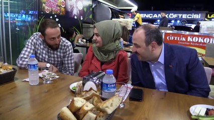 Bakan Varank sahurda gençlerle buluştu - ANKARA