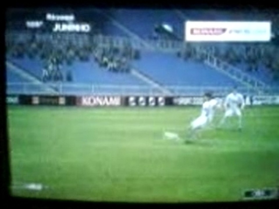 Juninho casse les reins