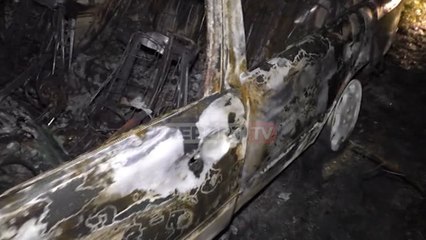 Report TV - Autorët e atentatit në Vlorë djegin makinën, ja çfarë u gjet brenda saj