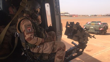 Entre Gao et la base avancée de Gossi, en hélicoptère NH-90 Caïman