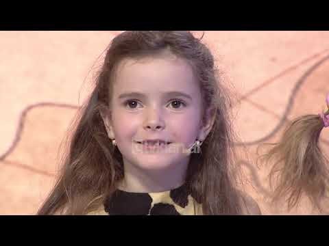 Ne kurthin e Piter Pan - Lorella Cuccarini! (Sezoni 2)