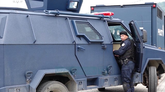 Rritet numri i policëve kosovarë të plagosur në Mitrovicë - News, Lajme - Vizion Plus