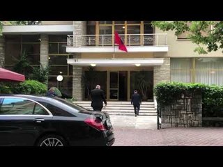 RTV Ora - Rama mbledh deputetët dhe drejtuesit e qarqeve