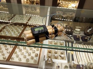 Tokat'ta hareketli dakikalar! Tezgaha bıraktı, altınları alıp kaçtı