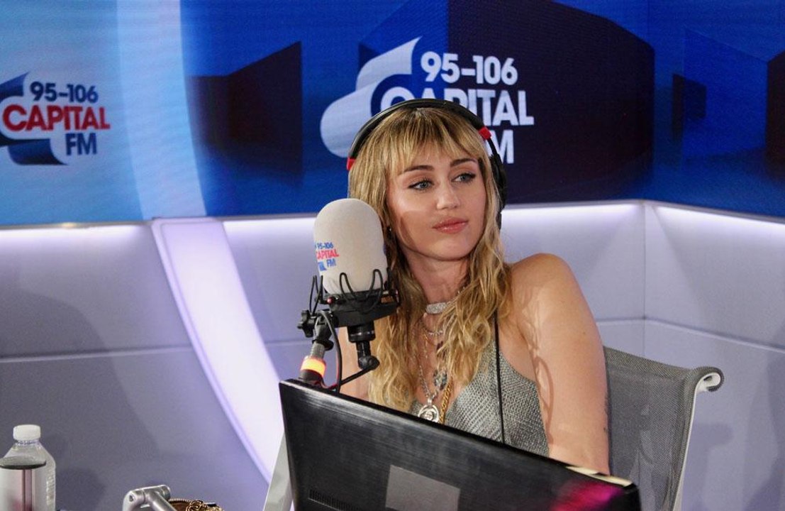 Miley Cyrus enjoys getting searched by airport security