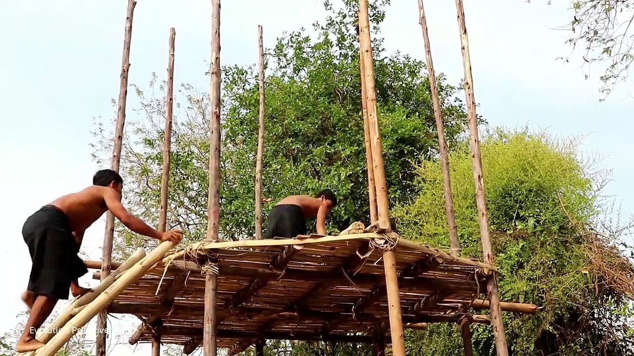 Build Five -  Story Mud Hotel (part 1)