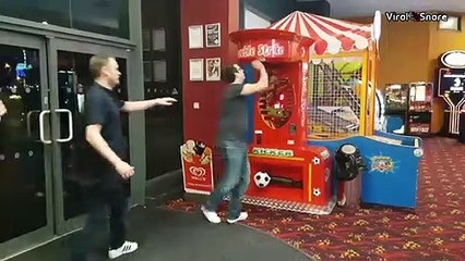 Kicking The Boxing Machine Epic Fail
