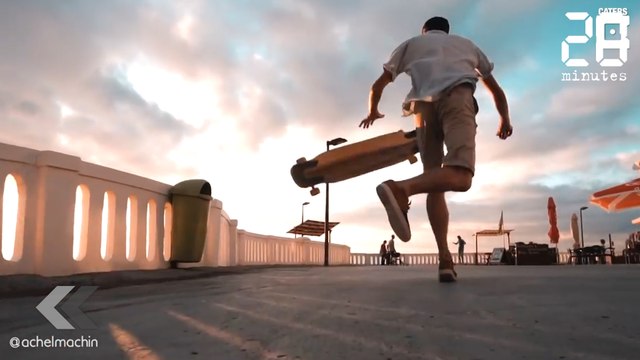 Il fait le tour du monde en dansant sur un skate - Le Rewind du Mercredi 29 Mai 2019