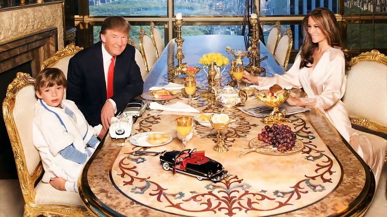 ESTA Foto de Donald Trump y su Familia se ha Hecho Viral por un Inquietante Detalle