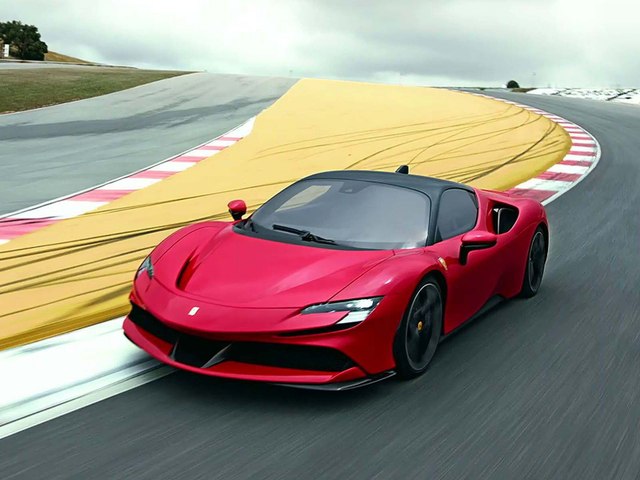 La Ferrari SF90 Stradale (2019) passe à...