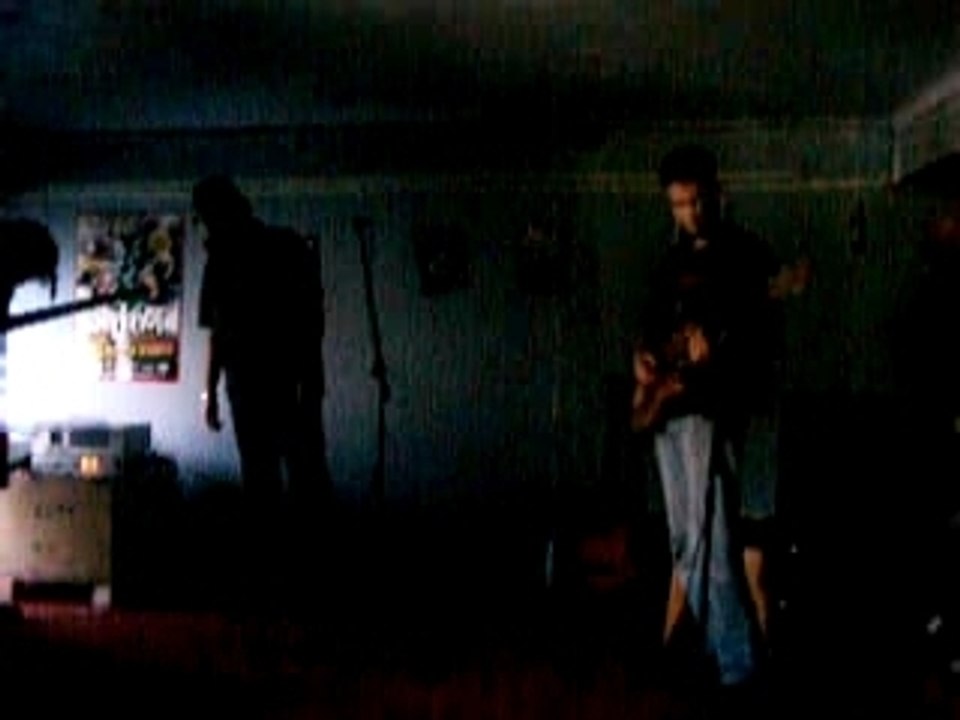 Unplugged Auschwitz (White Stripes-Seven Nation Army)