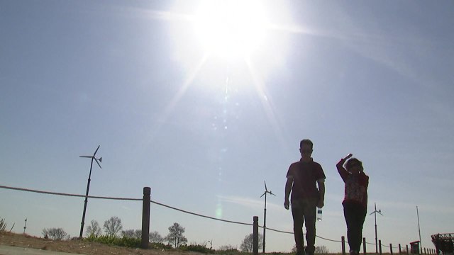 [날씨] 구름 많고 초여름 더위...서울 25℃·대구31℃ / YTN