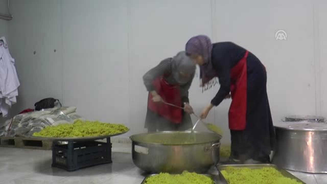 Türk Kızılay'dan Suriyelilere iftar
